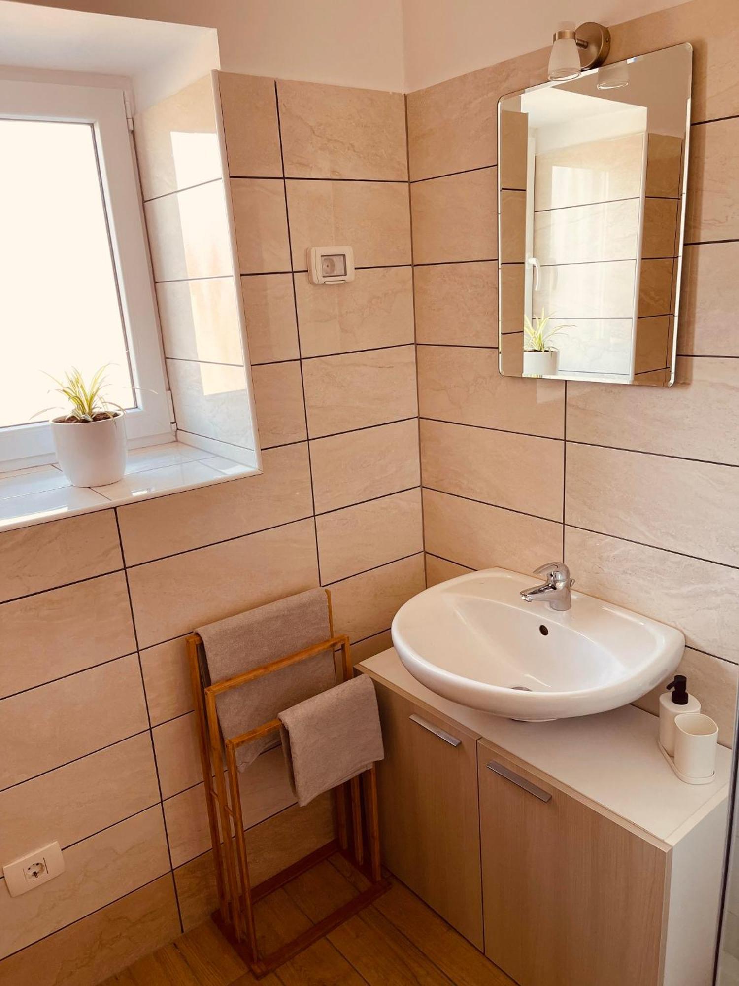 Santomas Apartments Šmarje Eksteriør billede