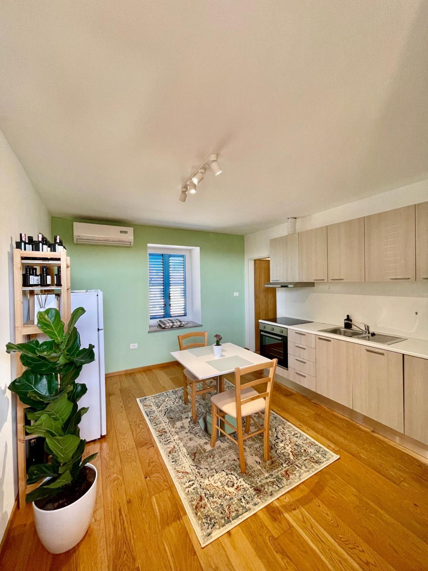 Santomas Apartments Šmarje Eksteriør billede