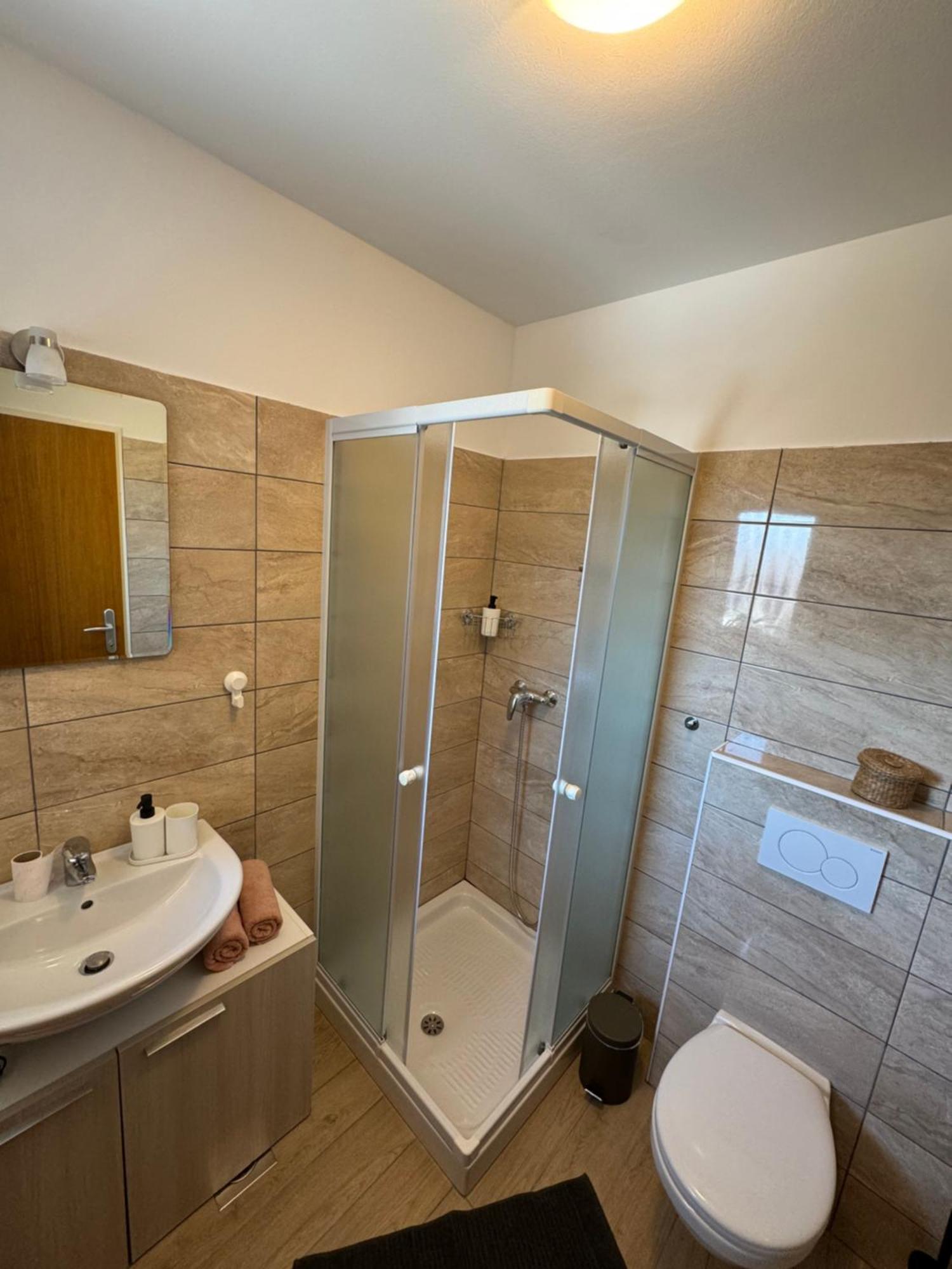 Santomas Apartments Šmarje Eksteriør billede