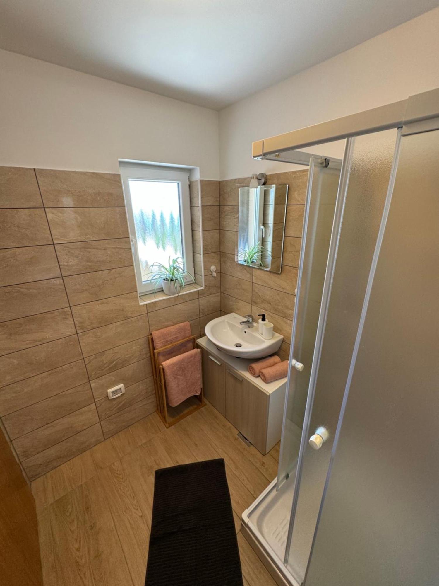 Santomas Apartments Šmarje Eksteriør billede